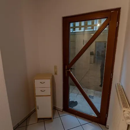 Apartment 105 M2 Arbeiterwohnung Mit 2 Extra Schlafzimmern Fuer 7 Personen