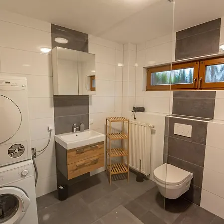 Apartment 105 M2 Arbeiterwohnung Mit 2 Extra Schlafzimmern Fuer 7 Personen