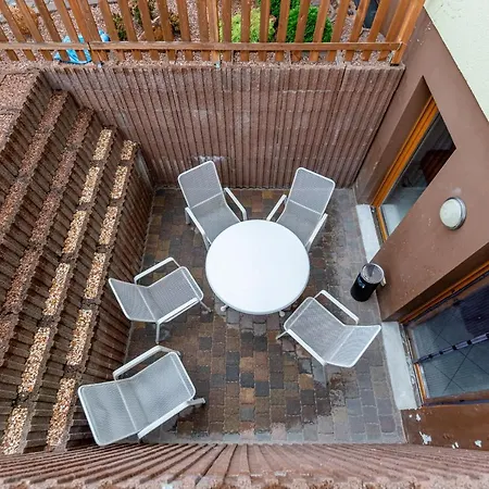 105 M2 Arbeiterwohnung Mit 2 Extra Schlafzimmern Fuer 7 Personen Apartment *