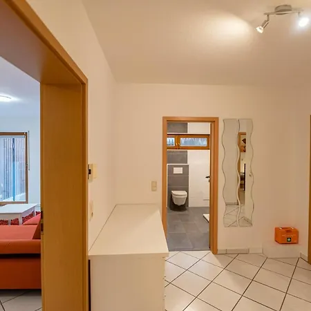 105 M2 Arbeiterwohnung Mit 2 Extra Schlafzimmern Fuer 7 Personen *