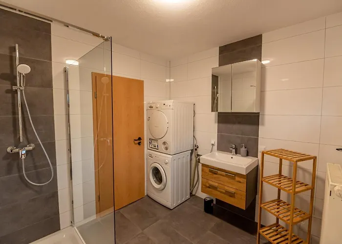 105 M2 Arbeiterwohnung Mit 2 Extra Schlafzimmern Fuer 7 Personen Apartamento