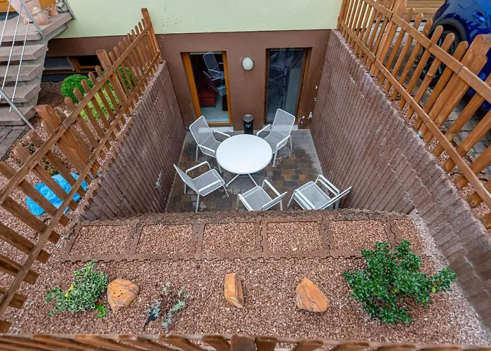 105 M2 Arbeiterwohnung Mit 2 Extra Schlafzimmern Fuer 7 Personen